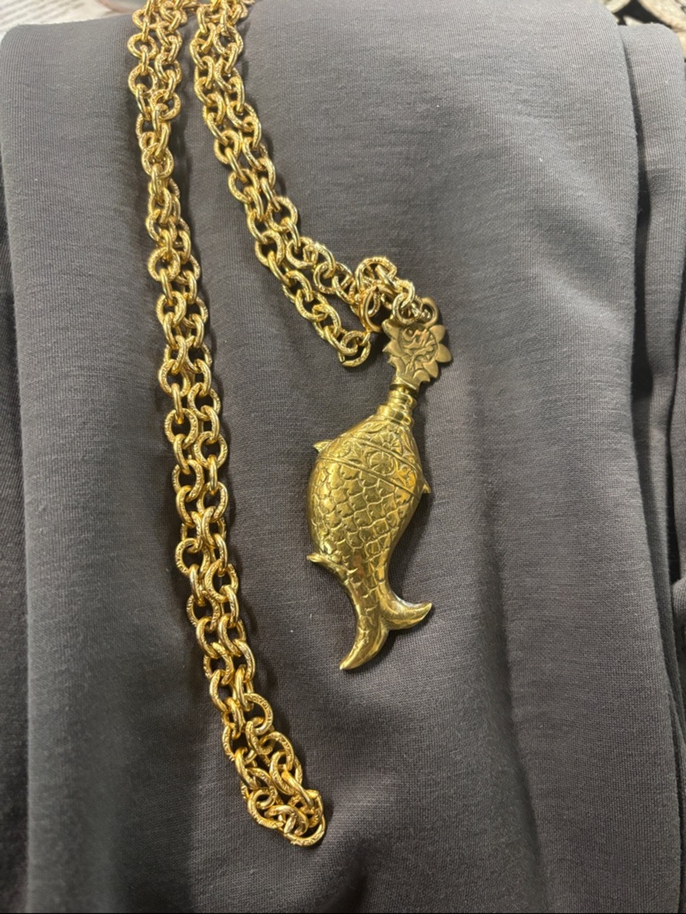 Vintage eyeliner necklace